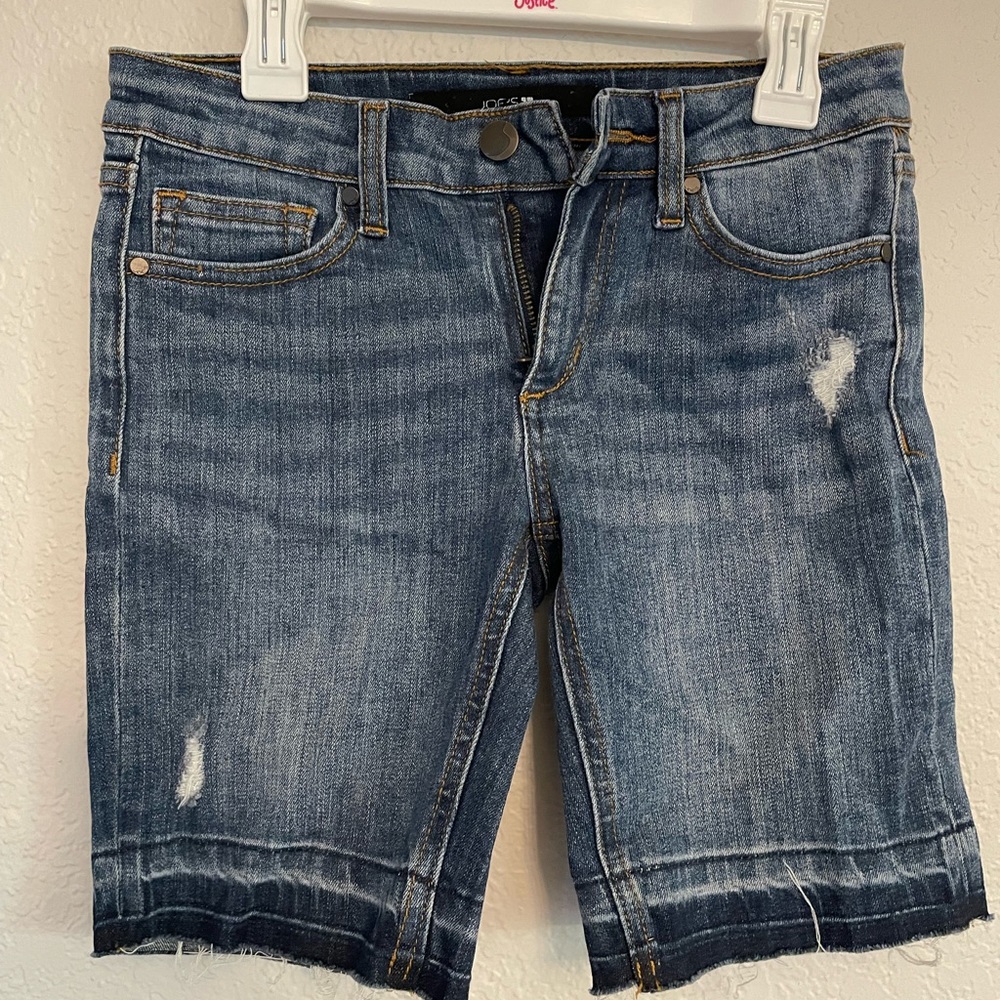 Girls size 12 Joes mid-calf jean shorts, can‎ probably fit a Womens 2!